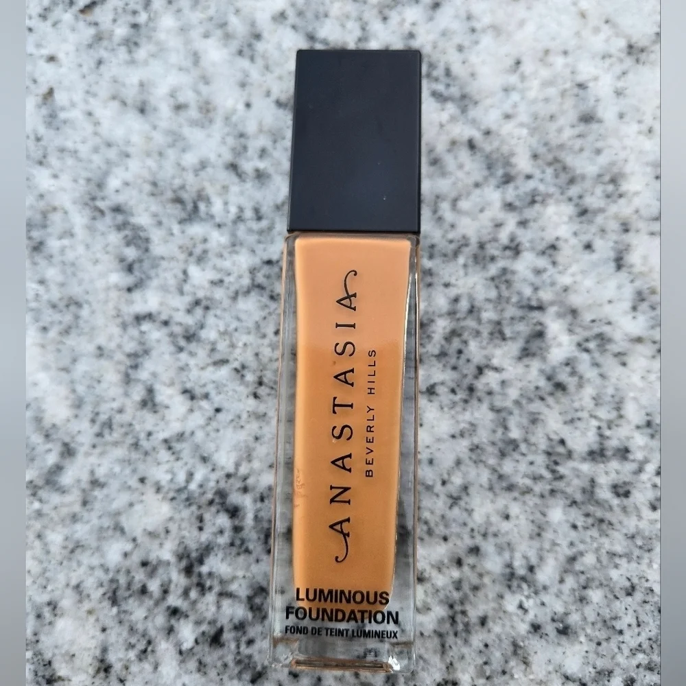 Anastasia Beverly Hills Medium Coverage Natural Finish Luminous Foundation 440c